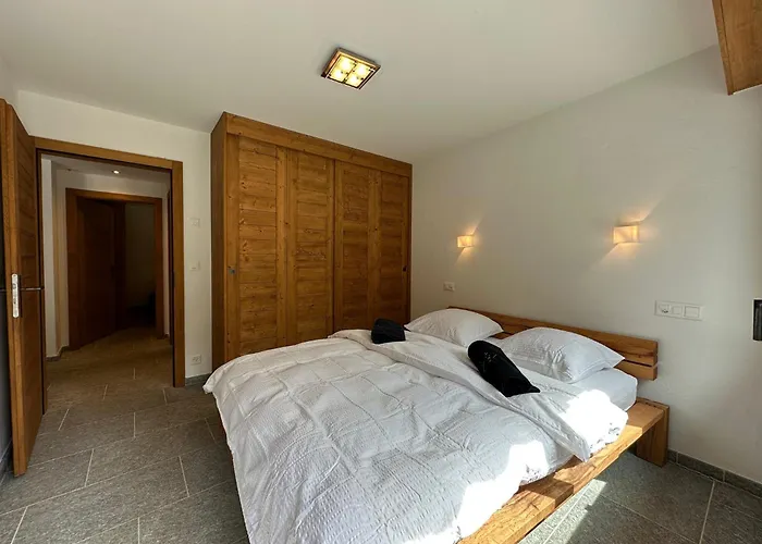 Snowstar-next To Lift And Golf-crans Montana 克莱恩 蒙塔纳